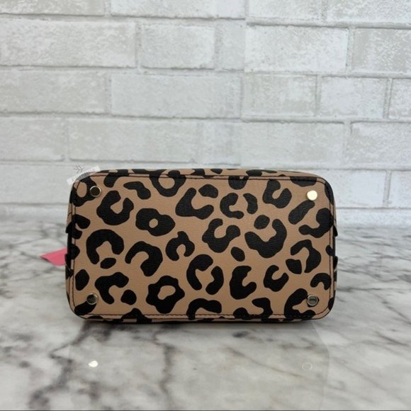 Kate Spade Darcy Graphic Leopard Small Bucket Bag Crossbody - Picture 5 of 10